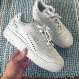 Adidas Classic White Leather Sneakers 8.5 Platform Casual Comfort Shoes